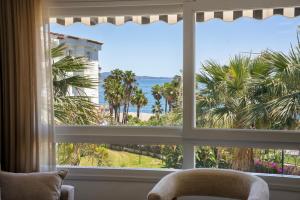 MARBELLA BANUS SUITES - Banús Playa Rocío - Premium 2BR - 2BA - Direct Beach Access - Stunning Sea & Garden Views - Outdoor Terrace - Super Bright - Pool - 3 Min Walk to Puerto Banús