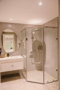 Modern Balcony Studio Near Sun World - The Holiday Ha Long