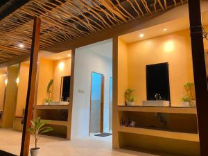 Wavez Lombok Hostel