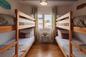 The Retreat, Waterfront & Log Burner