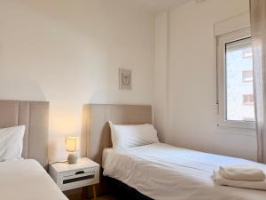 Stunning Apartment With Sea Views - EaW Homes