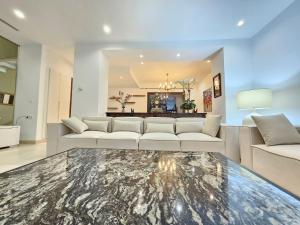 Luxurious 7-Bedroom Villa in La Marsa, Tunisia - Modern Comfort Elegance