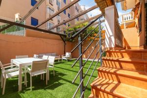 Global Vacacional, planta baja con gran terraza y urbanizacion con piscina
