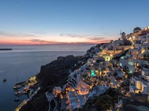 Art Maisons Oia Castle