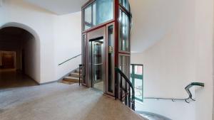 Panoramic Market Square View 2 bedrooms R265