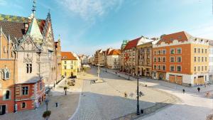 Panoramic Market Square View 2 bedrooms R265