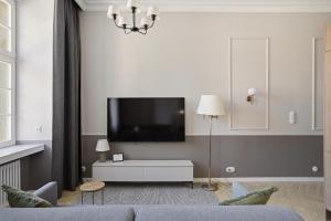 Panoramic Market Square View 2 bedrooms R265