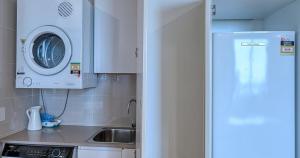 CBD Modern 2BR Walk to Hyde Park & QVB