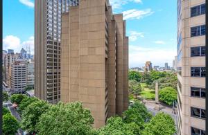 CBD Modern 2BR Walk to Hyde Park & QVB