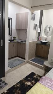 Balcony Studio near Max Hospital &Citywalk