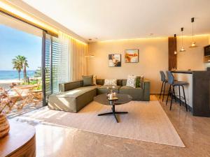 The Stay of Dreams - Sea View and Pool Access