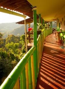 Hostal y Camping Los Girasoles
