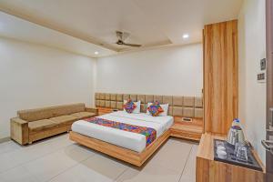FabHotel Prime The Kartar Tower
