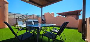 Apartamentos Paraíso Vera Playa, Ed Palmerston, Atico A con piscina privada y vistas al mar, 50m de la playa, WIFI