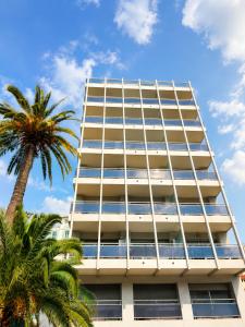 Joli studio avec balcon, centre de Cannes, 5 mn à pieds de la plage et du Palais des festivals