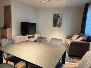 Luxury brand new apt MD 2 in top city center