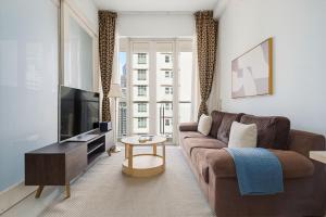 Marc Residence by Blueground KUL-20
