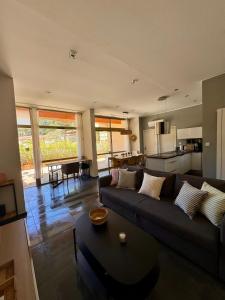 Le Refuge du Roy swimming pool, air conditioning, beach within walking distance