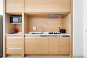 Marc Residence by Blueground KUL-21