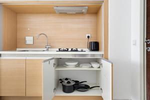 Marc Residence by Blueground KUL-21