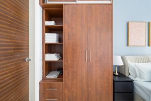 Marc Residence by Blueground KUL-21
