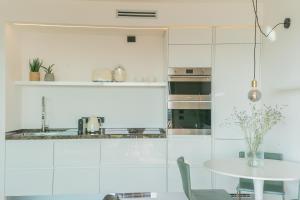 Skyline Lake Apartment