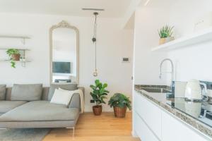 Skyline Lake Apartment