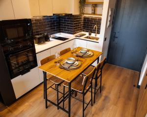 Chic 1BR in Nunoa Cozy Balcony Pool Access