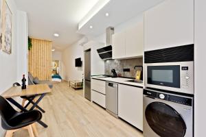 Rojo - Central Apt - Turia Park by Río Turia Apartments