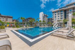 Luxuswohnung in Alanya mit 270 Grad Panoramablick auf Berge und Fluss