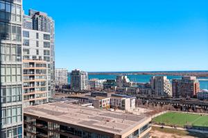 City and Lake View 1 Bedroom & Den Condo Iceboat Terrace Downtown Toronto
