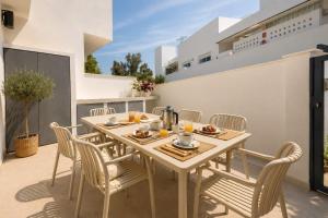 Marein Village Townhouse Modern Pool