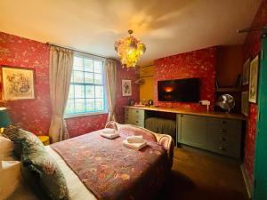 Scarlet Room at the Regency House