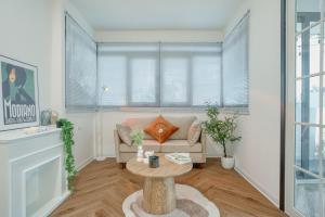 Le Bonheur Hotel - Apartment Near Train Street Hanoi