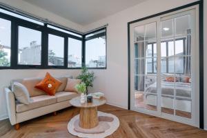 Le Bonheur Hotel - Apartment Near Train Street Hanoi