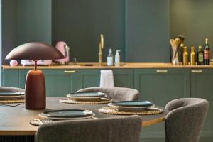 Spacious Luxury Apt Walk to Nyhavn & Tivoli