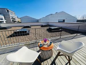 Urban Serenity 2BR Flat with terrace and parking
