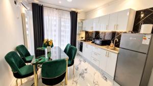 Sunrise by ALZ Odyssey Resort - Apartament cu vedere la mare & piscina in Alezzi