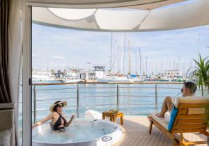Luxury Floating Apartment - Amor