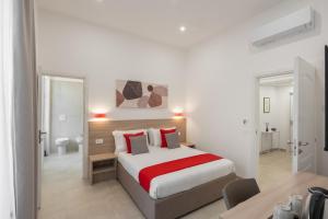 Molly Rooms