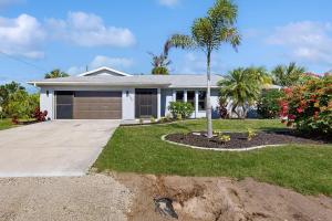 Port Charlotte Oasis Private Pool Home with Spacious Kitchen