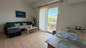 Beach house Mouries-only 100m from the sea