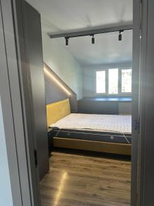 Quiet attic apartment with local charm