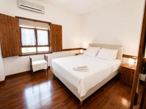 YaSou Loutraki - Spacious Cozy Apartment by the Sea