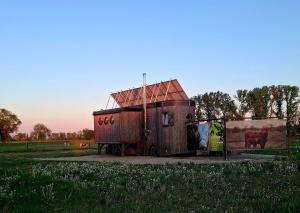 TinyHouse Rosalie schlafen unter den Sternen