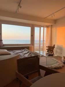 Studio 0402, Cosy studio with full sea view and sunset vibes