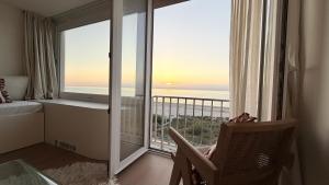 Studio 0402, Cosy studio with full sea view and sunset vibes