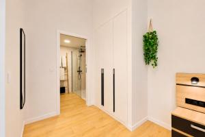 Pingüino - Entire Apt - Near Beach and Stadium by Río Turia Apartments