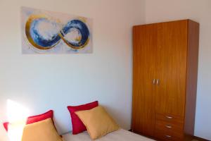 Seriz Beach House - Family Villa with Pool, BBQ & Garden Near the Beach