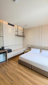 Coral Hotel & Resort